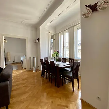 Deluxe Downtown With A Fabulous View Lägenhet Budapest