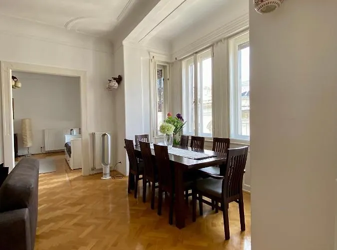 Deluxe Downtown With A Fabulous View Appartamento Budapest
